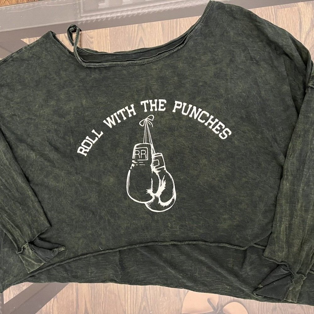 R&R SURPLUS Womens green crop sweatshirt (one size) Roll With The Punches - Rare